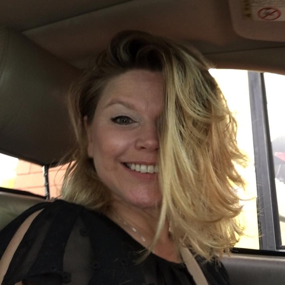 Meet your Posher, Amy - Picture 1 of 1